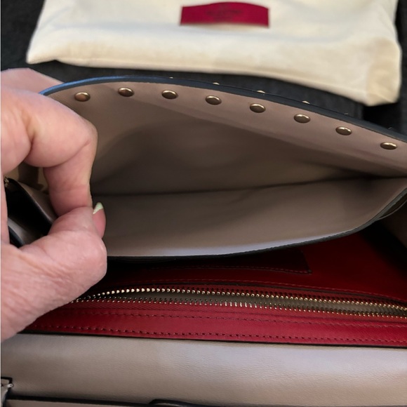 Valentino Garavani Poudre (Beige) Rockstud Quilted shoulder Bag, clutch, WOC - Picture 9 of 14